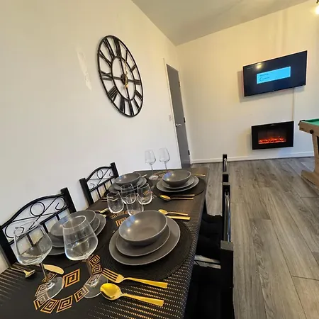 Rawson - Stylish Centre Hideaway With 85 Inch Tv Cinema & Pool Table Apartment Bradford (West Yorkshire)