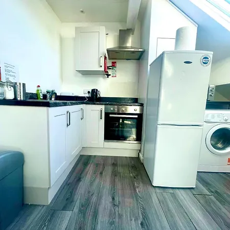 Rawson - Stylish Centre Hideaway With 85 Inch Tv Cinema & Pool Table Apartment Bradford (West Yorkshire)