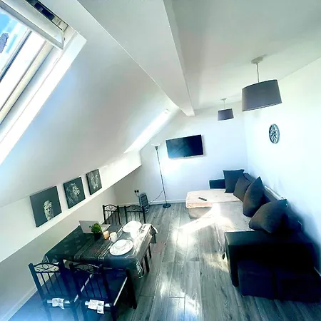 Rawson - Stylish Centre Hideaway Appartement *